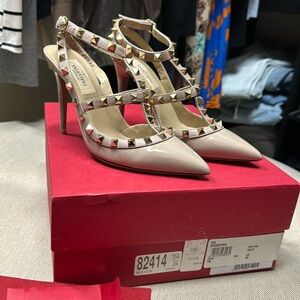 Valentino Rockstud caged pump Size 36.5
